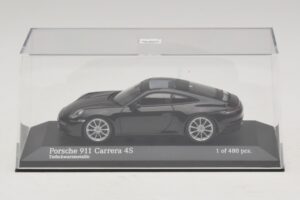 Porsche 911 992 Carrera 4S Preto Metálico Minichamps 1:43 410069320 Metal - imagem 4 de 5