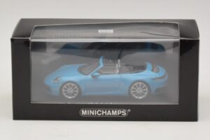 Porsche 911 992 Carrera 4S Cabriolet Azul Minichamps 1:43 410069332 Metal - imagem 5 de 5