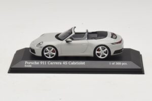 Porsche 911 992 Carrera 4S Cabriolet Cinzento Minichamps 1:43 Porsche 911 992 Carrera 4S Cabriolet Cinzento Minichamps 1:43 410069331 Metal