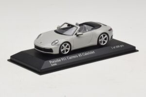 Porsche 911 992 Carrera 4S Cabriolet Cinzento Minichamps 1:43 410069331 Metal - imagem 2 de 5