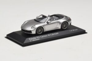 Porsche 911 992 Carrera 4S Cabriolet Prata Minichamps 1:43 410069330 Metal - imagem 2 de 5