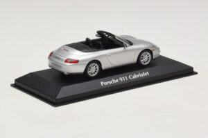 Porsche 911 996 Cabriolet Prateado Maxichamps 1:43 940061031 Metal - imagem 2 de 5
