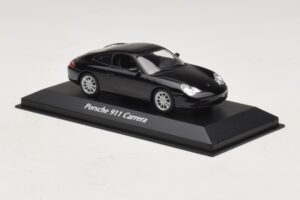 Porsche 911 996 Carrera Preto Maxichamps 1:43 940061020 Metal - imagem 3 de 5
