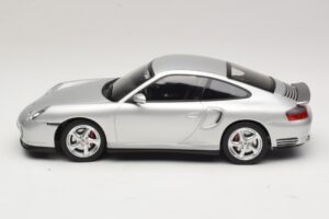 Porsche 911 996 Turbo Prateado KK-Scale 1:18 KKDC181471 Metal - imagem 3 de 6