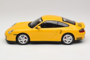 Porsche 911 996 Turbo Amarelo KK-Scale 1:18 KKDC181473 Metal - imagem 3 de 6