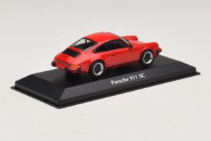 Porsche 911 SC Vermelho Maxichamps 1:43 940062021 Metal - imagem 2 de 5