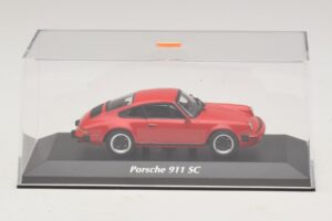 Porsche 911 SC Vermelho Maxichamps 1:43 940062021 Metal - imagem 4 de 5