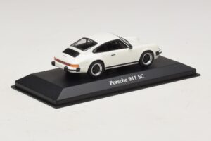 Porsche 911 SC Branco Maxichamps 1:43 940062020 Diecast - imagem 2 de 5