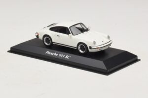 Porsche 911 SC Branco Maxichamps 1:43 940062020 Diecast - imagem 3 de 5