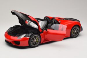 Porsche 918 Spyder Weissach Package Guards Red AUTOart 1:12 12122 Metal - imagem 2 de 8