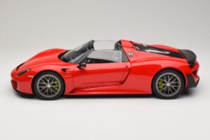 Porsche 918 Spyder Weissach Package Guards Red AUTOart 1:12 12122 Metal - imagem 4 de 8