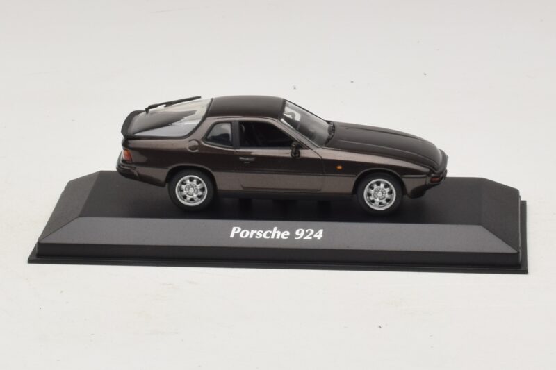 Porsche 924 Castanho Metálico Maxichamps 1:43 940062121 Metal