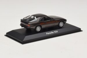 Porsche 924 Castanho Metálico Maxichamps 1:43 940062121 Metal - imagem 2 de 5