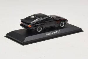 Porsche 924 GT Preto Maxichamps 1:43 940066124 Metal - imagem 2 de 5
