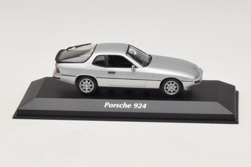 Porsche 924 Prateado Maxichamps 1:43 940062120 Diecast