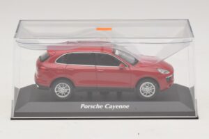 Porsche Cayenne 958 Vermelho Maxichamps 1:43 940063200 Metal - imagem 4 de 5
