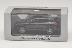 Porsche Cayenne 958 Turbo S Preto Minichamps 1:43 WAP0200220E Metal - imagem 5 de 5