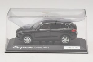 Porsche Cayenne 9PA Edição Platina Preto Minichamps 1:43 WAP0200160E Metal - imagem 4 de 5