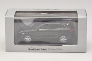 Porsche Cayenne 9PA Edição Platina Preto Minichamps 1:43 WAP0200160E Metal - imagem 5 de 5