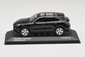 Porsche Cayenne Preto Metálico Minichamps 1:43 410066301 Metal