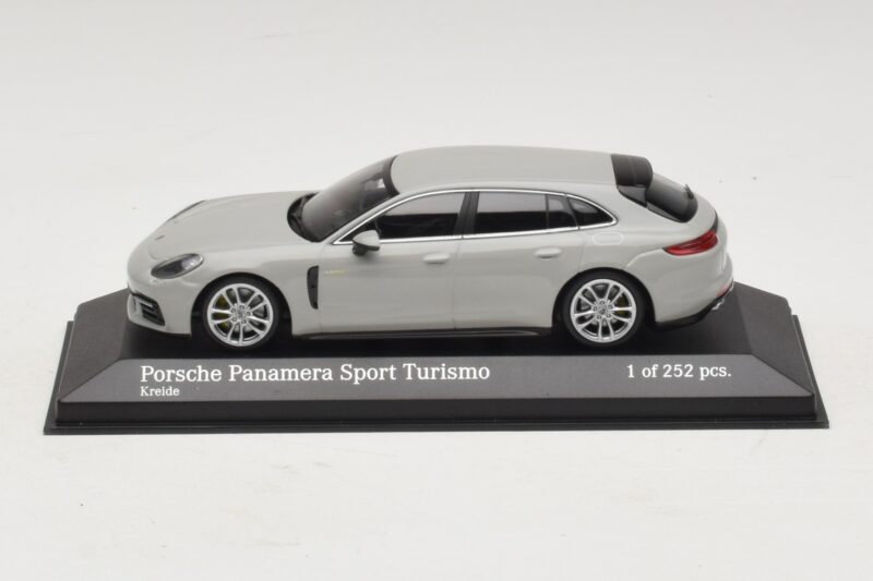 Porsche Panamera 971 Sport Turismo 4E-Hybrid Cinzento Minichamps 1:43 410066114 Metal