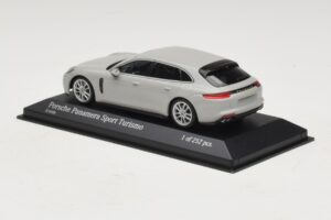 Porsche Panamera 971 Sport Turismo 4E-Hybrid Cinzento Minichamps 1:43 410066114 Metal - imagem 3 de 5