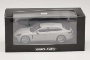 Porsche Panamera 971 Sport Turismo 4E-Hybrid Cinzento Minichamps 1:43 410066114 Metal - imagem 5 de 5