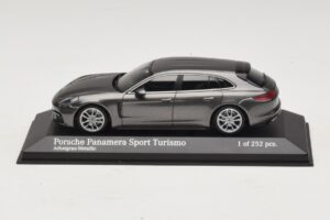 Porsche Panamera 971 Sport Turismo 4S Cinzento Minichamps 1:43 410066111 Metal