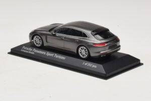 Porsche Panamera 971 Sport Turismo 4S Cinzento Minichamps 1:43 410066111 Metal - imagem 3 de 5