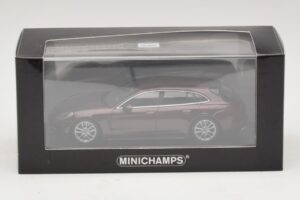 Porsche Panamera 971 Sport Turismo 4S Vermelho Minichamps 1:43 410066110 Metal - imagem 5 de 5