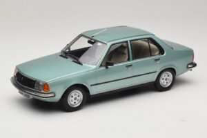 Renault 18 Verde Claro MCG 1:18 MCG18596 Metal
