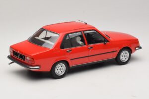 Renault 18 Vermelho MCG 1:18 MCG18595 Metal - imagem 2 de 6