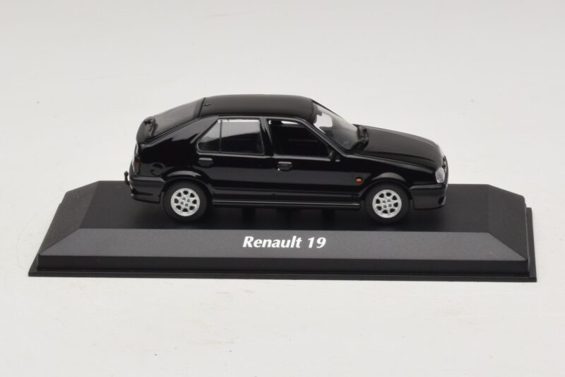 Renault 19 Preto Maxichamps 1:43 940113701 Diecast