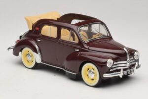 Renault 4CV Castanho-Avermelhado Solido 1:18 8048 Metal - imagem 4 de 6