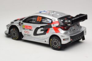 Toyota GR Yaris Rally1 #69 K. Rovanpera / J. Halttunen Rally Portugal 2025 IXO 1:18 18RMC250B Metal - imagem 5 de 6