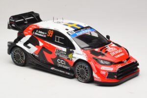 Toyota GR Yaris Rally1 #99 O. Solberg / E. Edmondson Rally Monte Carlo Winner 2026 IXO 1:18 18RMC269A Metal - imagem 4 de 6