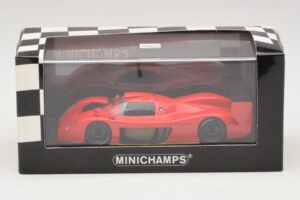 Toyota GT-One TS020 Street Vermelho Minichamps 1:43 433991603 Metal - imagem 5 de 5