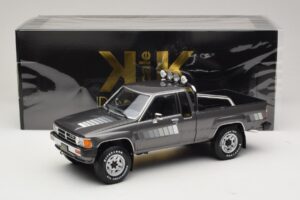 Toyota Hilux N50 Xtra Cab 4x4 Cinzento Metálico KK-Scale 1:18 KKDC181563 Metal - imagem 6 de 6