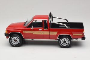 Toyota Hilux N50 Xtra Cab 4x4 Vermelho KK-Scale 1:18 KKDC181562 Metal - imagem 3 de 6