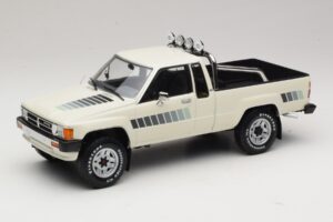 Toyota Hilux N50 Xtra Cab 4x4 Branco KK-Scale 1:18 KKDC181564 Metal