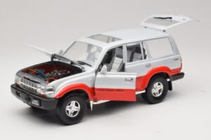 Toyota Land Cruiser J80 Prateado Vermelho Road Legends 1:18 92098 Metal - imagem 2 de 8