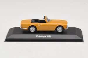 Triumph TR6 Laranja Maxichamps 1:43 Triumph TR6 Laranja Maxichamps 1:43 940132571 Metal