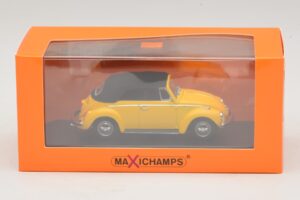 Volkswagen 1302 Cabriolet Amarelo Maxichamps 1:43 940055030 Metal - imagem 5 de 5