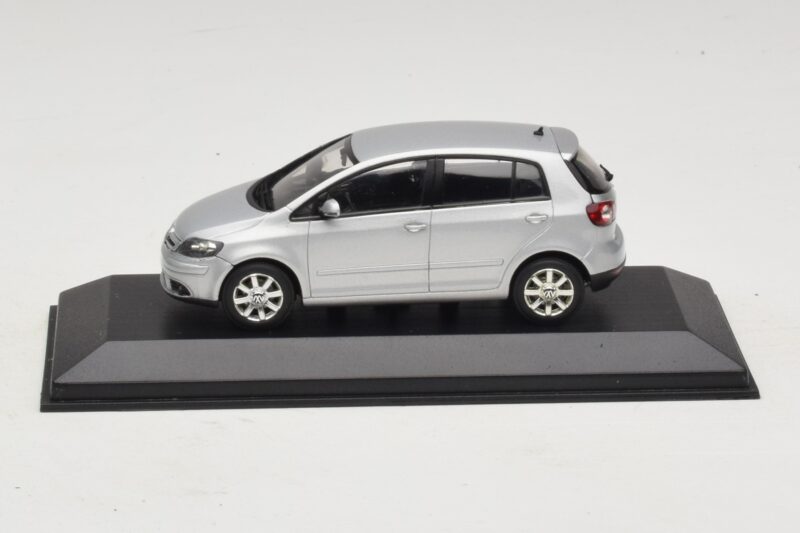 Volkswagen Golf Plus Mk5 Prata Caixa De Substituição Minichamps 1:43 400054370-R1 Metal