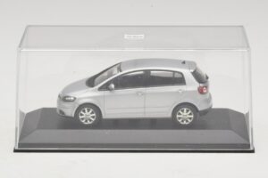 Volkswagen Golf Plus Mk5 Prata Caixa De Substituição Minichamps 1:43 400054370-R1 Metal - imagem 4 de 5