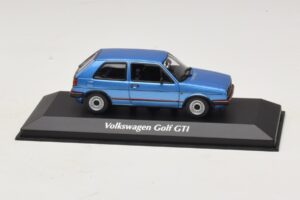 Volkswagen Golf GTI Mk2 Azul Metálico Maxichamps 1:43 940054120 Metal