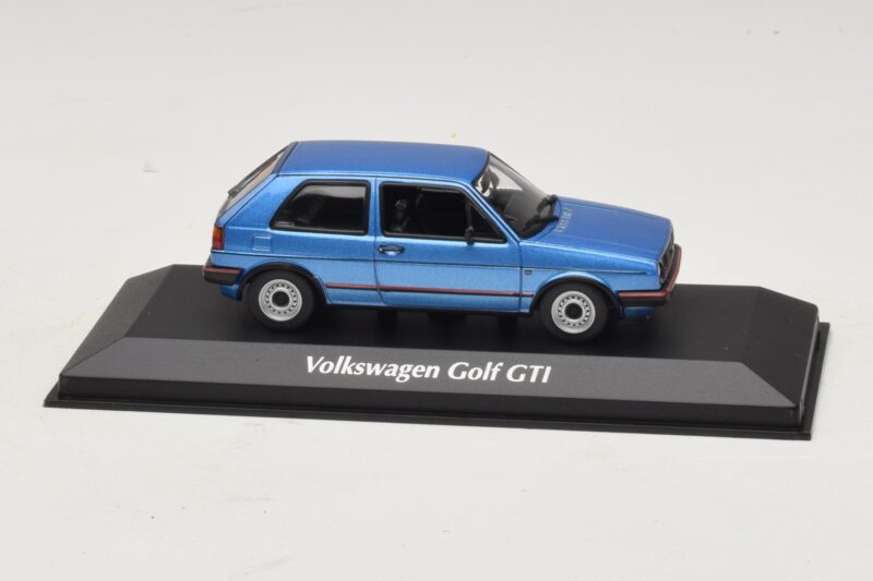 Volkswagen Golf GTI Mk2 Azul Metálico Maxichamps 1:43 940054120 Metal