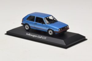 Volkswagen Golf GTI Mk2 Azul Metálico Maxichamps 1:43 940054120 Metal - imagem 3 de 5