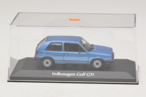 Volkswagen Golf GTI Mk2 Azul Metálico Maxichamps 1:43 940054120 Metal - imagem 4 de 5
