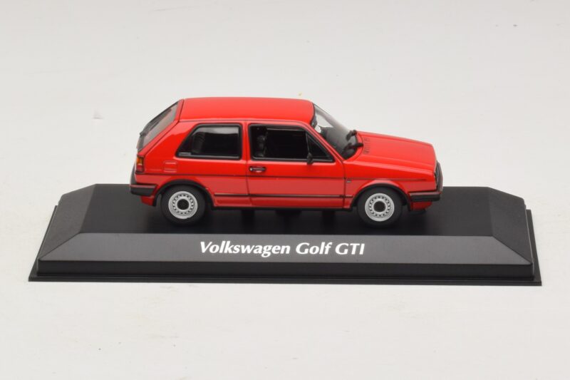 Volkswagen Golf GTI Mk2 Vermelho Maxichamps 1:43 940054121 Metal